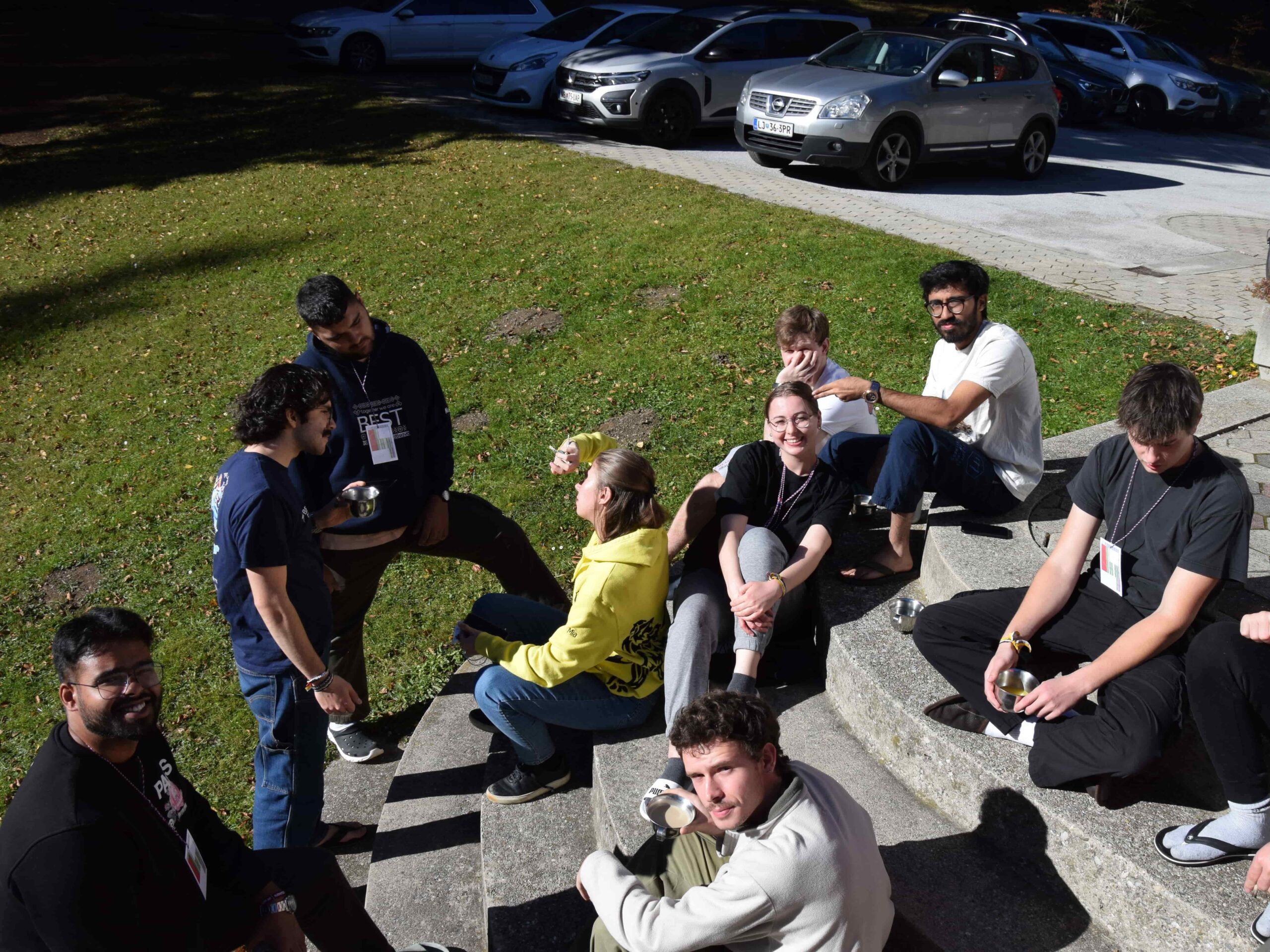 casual_group_photo_1_4by3